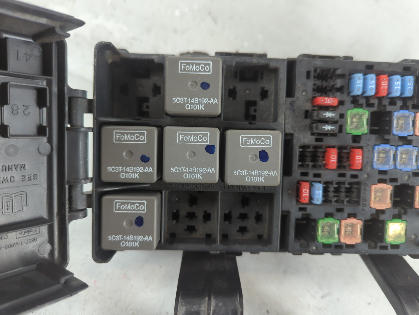 2011-2012 Lincoln Mkz Fusebox Fuse Box Panel Relay Module P/N:6E5T-14A003-AB Fits Fits 2010 2011 2012 OEM Used Auto Parts - 