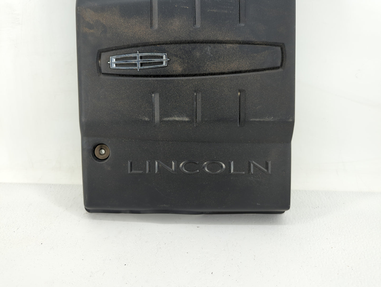 2011 Lincoln Navigator Engine Cover - Oemusedautoparts1.com