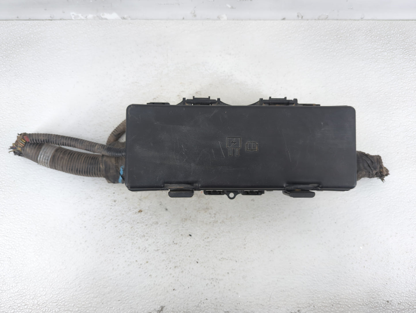 2011 Lincoln Navigator Fusebox Fuse Box Panel Relay Module P/N:9L1T-14A003-BA Fits OEM Used Auto Parts - Oemusedautoparts1.c