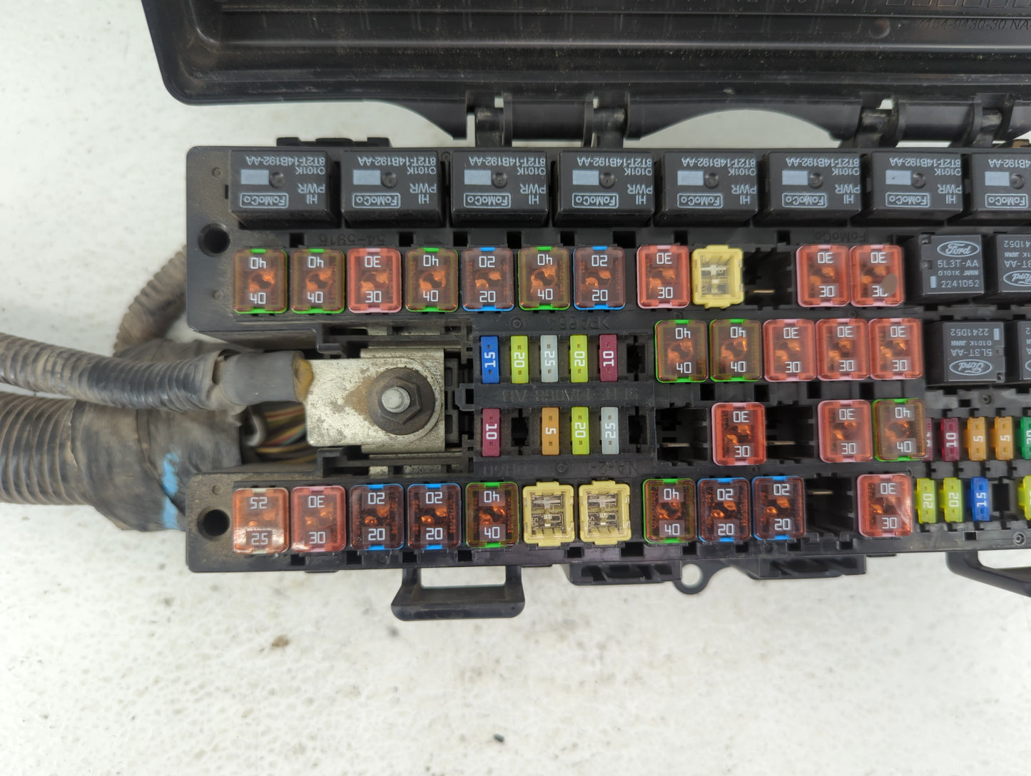 2011 Lincoln Navigator Fusebox Fuse Box Panel Relay Module P/N:9L1T-14A003-BA Fits OEM Used Auto Parts - Oemusedautoparts1.c