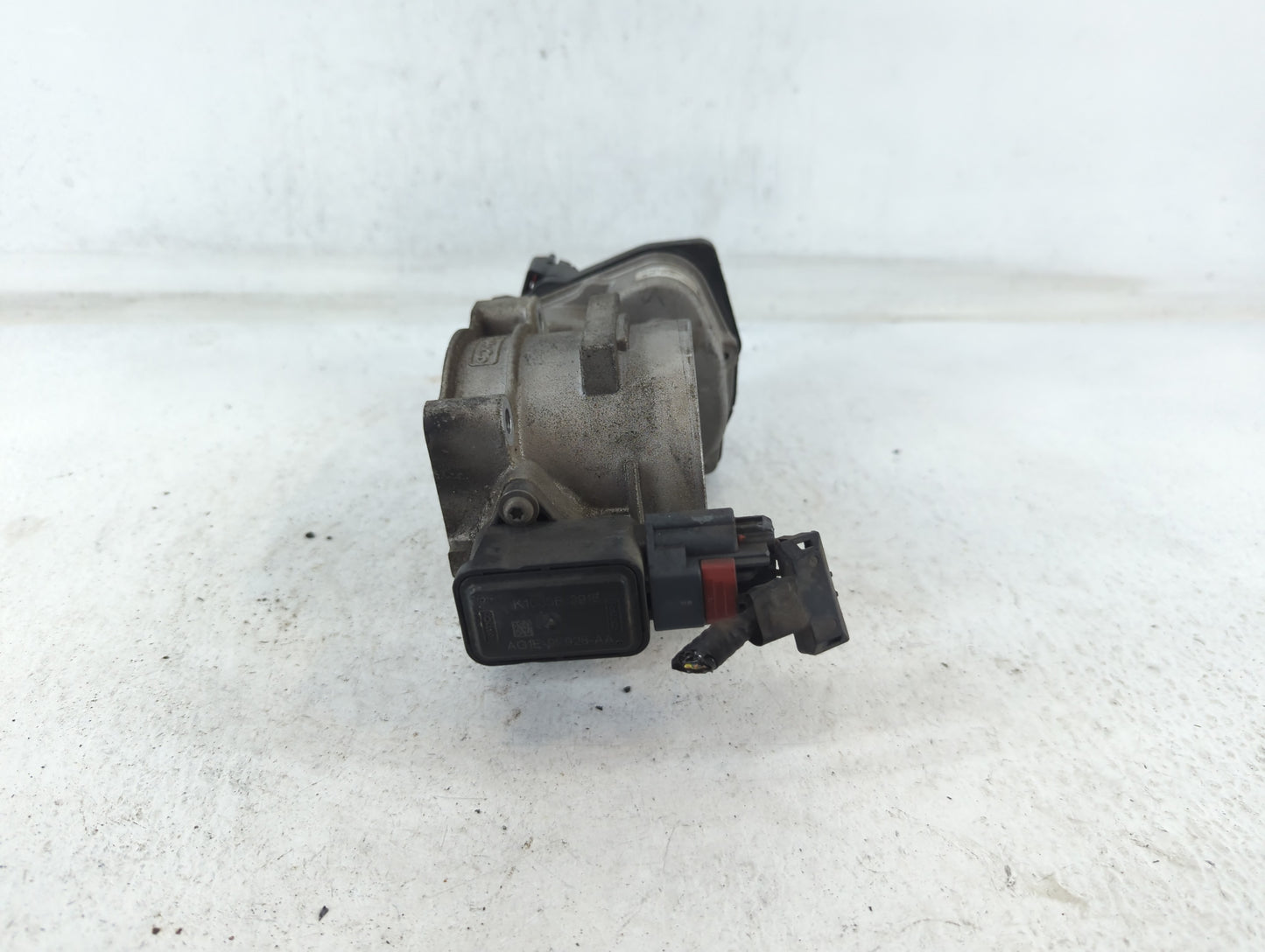 2011-2014 Lincoln Navigator Throttle Body P/N:10293 C108Q 8L3E-9F991-CA Fits Fits 2010 2011 2012 2013 2014 OEM Used Auto Par