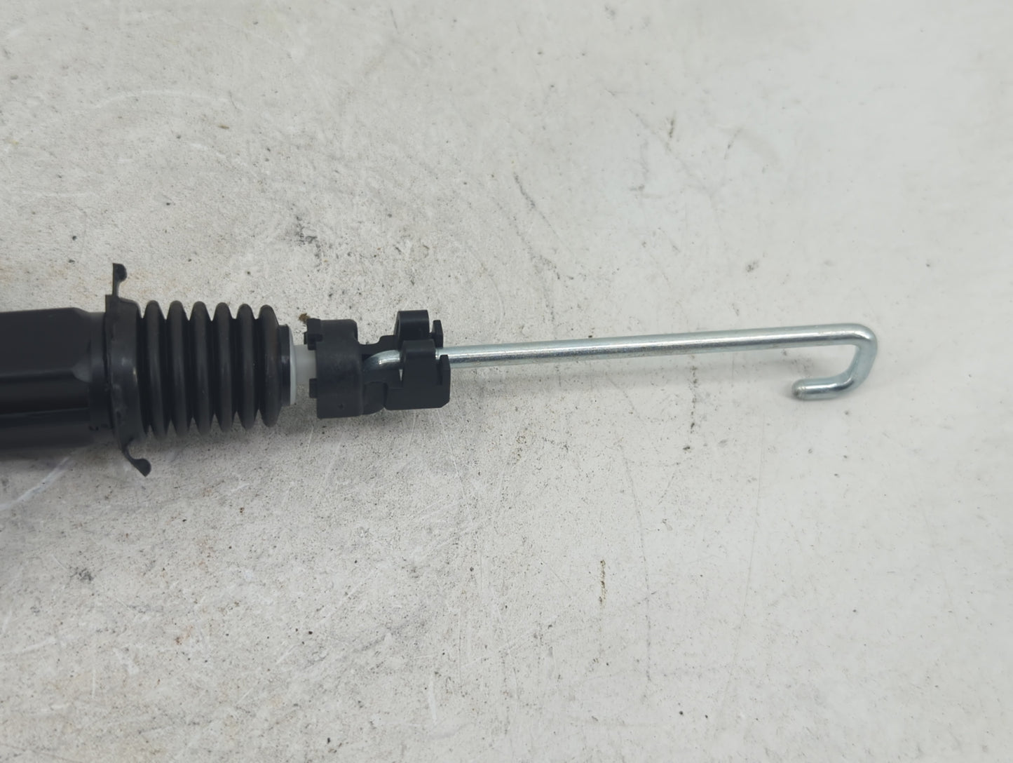 2011 Lincoln Town Car Front Driver Left Lock Actuator - Oemusedautoparts1.com