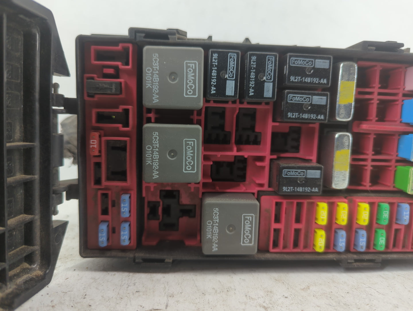 2011 Lincoln Town Car Fusebox Fuse Box Panel Relay Module P/N:4L3T-14A003 Fits OEM Used Auto Parts - Oemusedautoparts1.com
