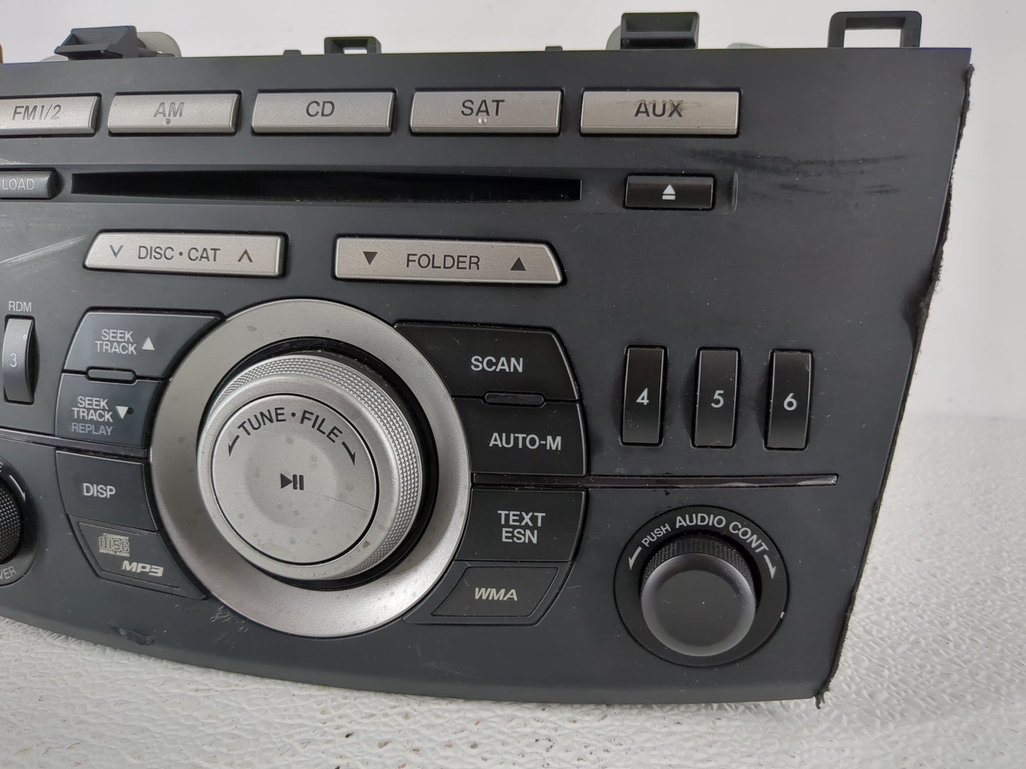 2011 Mazda 3 Radio AM FM Cd Player Receiver Replacement P/N:BBM5 66 AR0 Fits OEM Used Auto Parts - Oemusedautoparts1.com