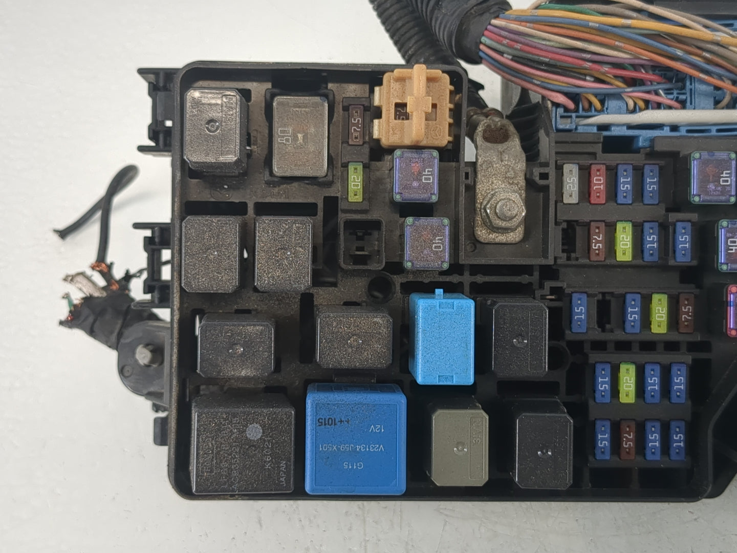 2011 Mazda 3 Fusebox Fuse Box Panel Relay Module P/N:BBM6 66761 Fits OEM Used Auto Parts - Oemusedautoparts1.com