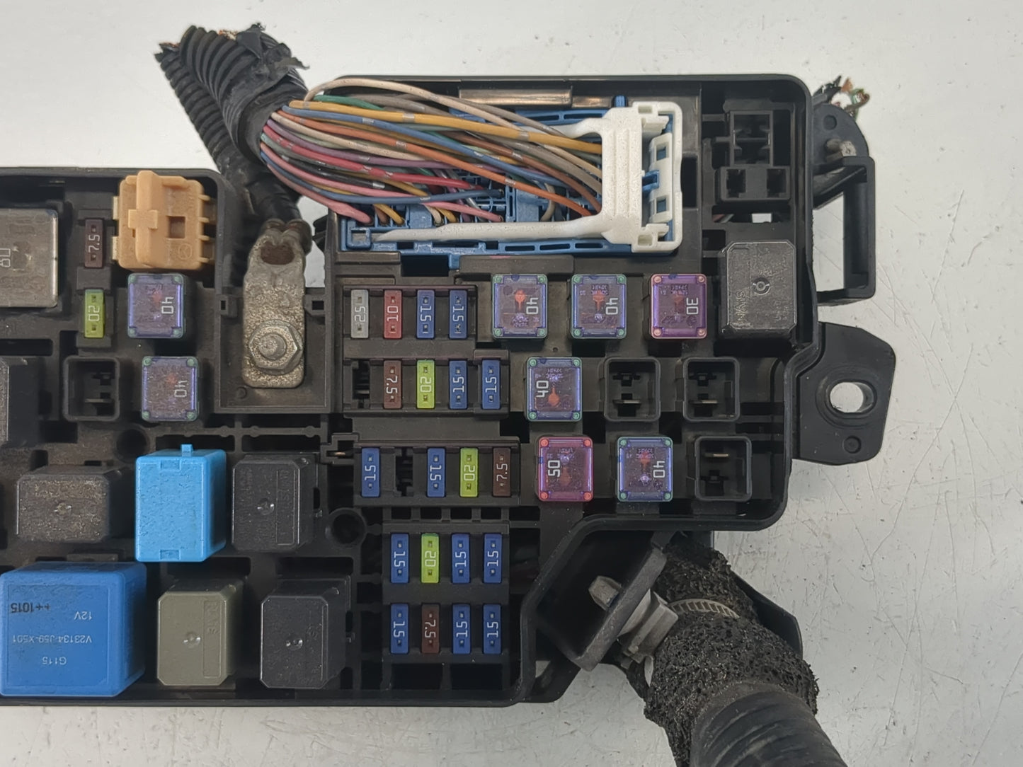 2011 Mazda 3 Fusebox Fuse Box Panel Relay Module P/N:BBM6 66761 Fits OEM Used Auto Parts - Oemusedautoparts1.com