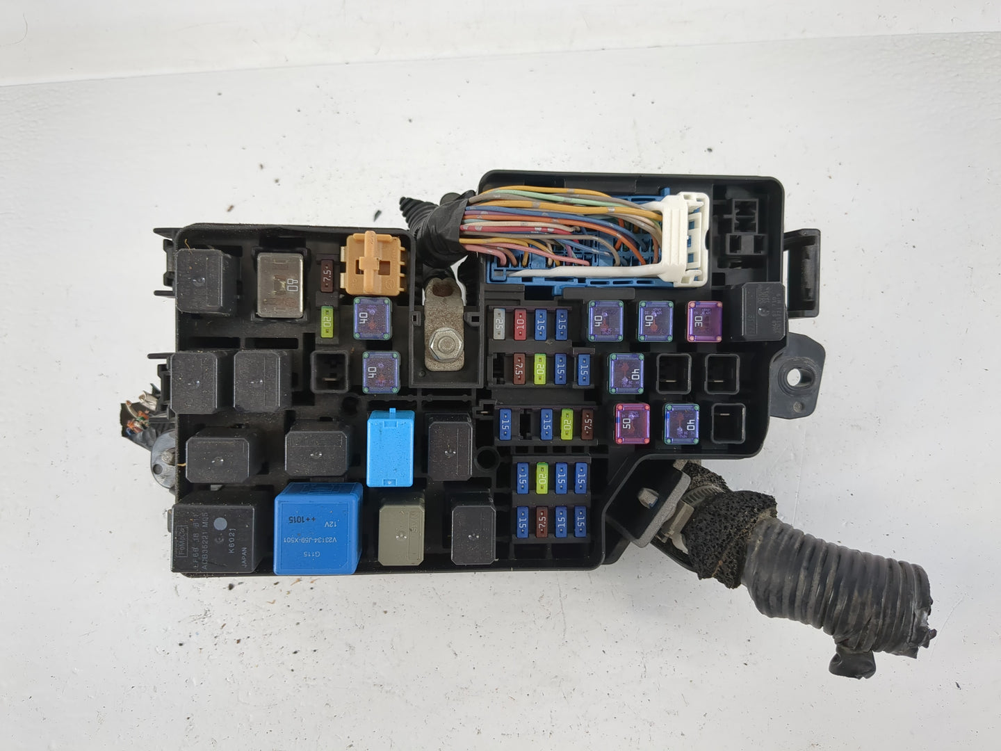 2011 Mazda 3 Fusebox Fuse Box Panel Relay Module P/N:BBM6-66761 Fits OEM Used Auto Parts - Oemusedautoparts1.com