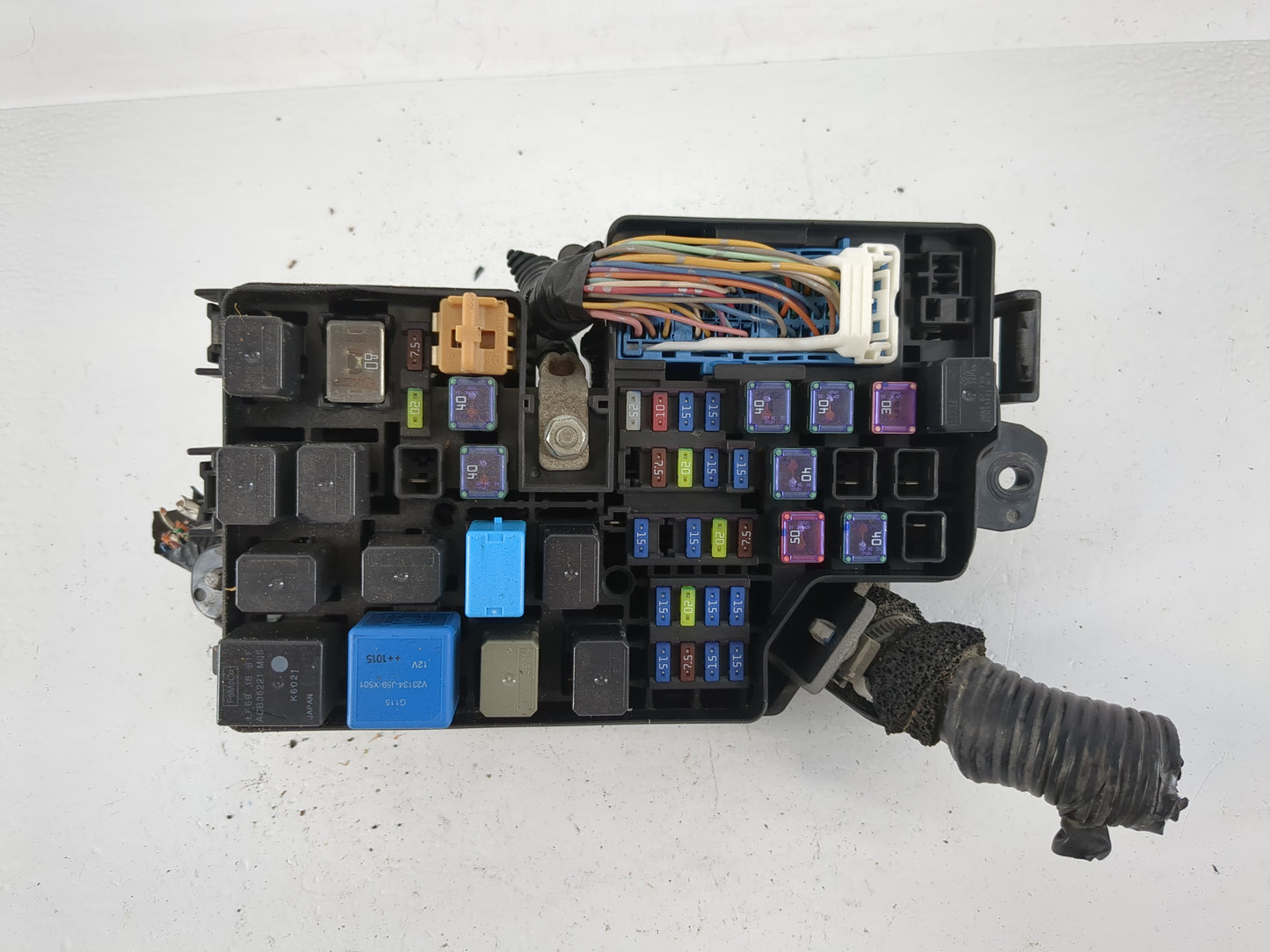 2011 Mazda 3 Fusebox Fuse Box Panel Relay Module P/N:BBM6-66761 Fits OEM Used Auto Parts - Oemusedautoparts1.com
