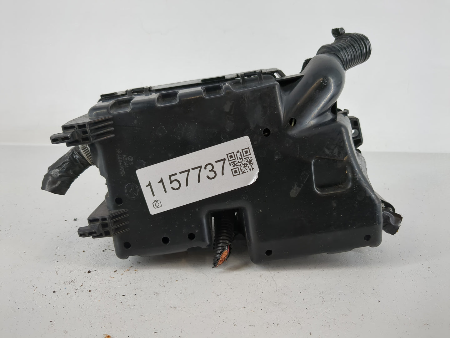 2011 Mazda 3 Fusebox Fuse Box Panel Relay Module P/N:BBM6-66761 Fits OEM Used Auto Parts - Oemusedautoparts1.com
