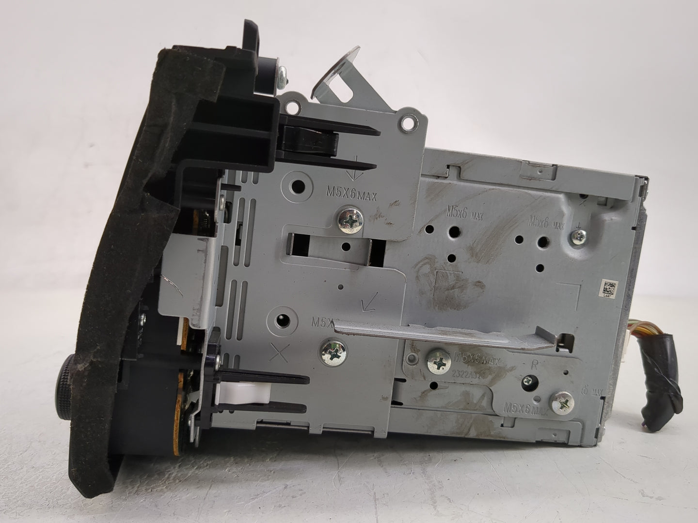 2011 Mazda 3 Radio AM FM Cd Player Receiver Replacement P/N:BBM5 66 AR0 Fits OEM Used Auto Parts - Oemusedautoparts1.com