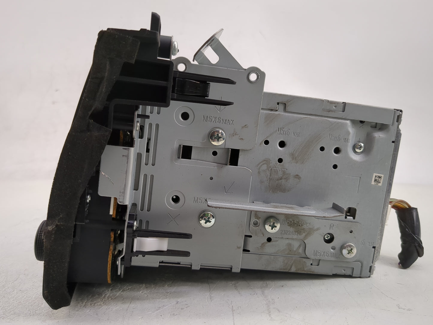 2011 Mazda 3 Radio AM FM Cd Player Receiver Replacement P/N:BBM5 66 AR0 Fits OEM Used Auto Parts - Oemusedautoparts1.com