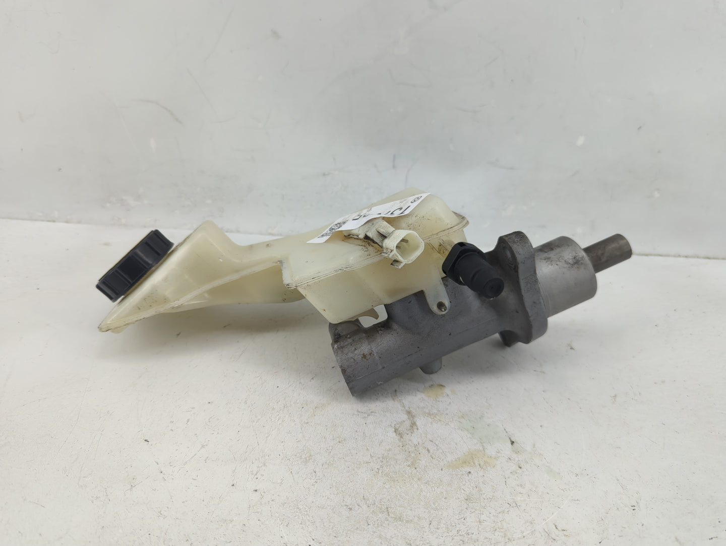 2004-2013 Mazda 3 Brake Master Cylinder - Oemusedautoparts1.com