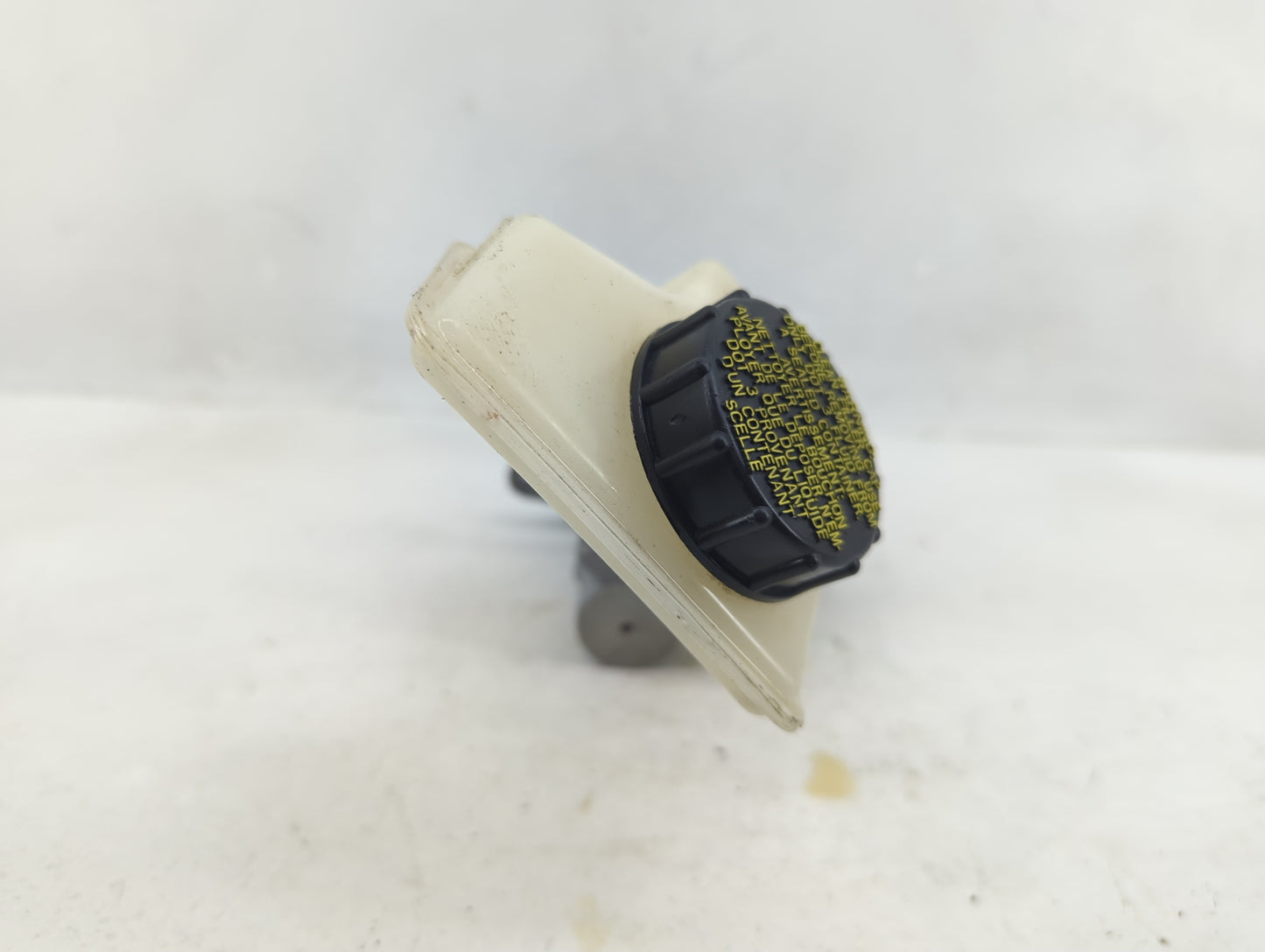 2004-2013 Mazda 3 Brake Master Cylinder - Oemusedautoparts1.com