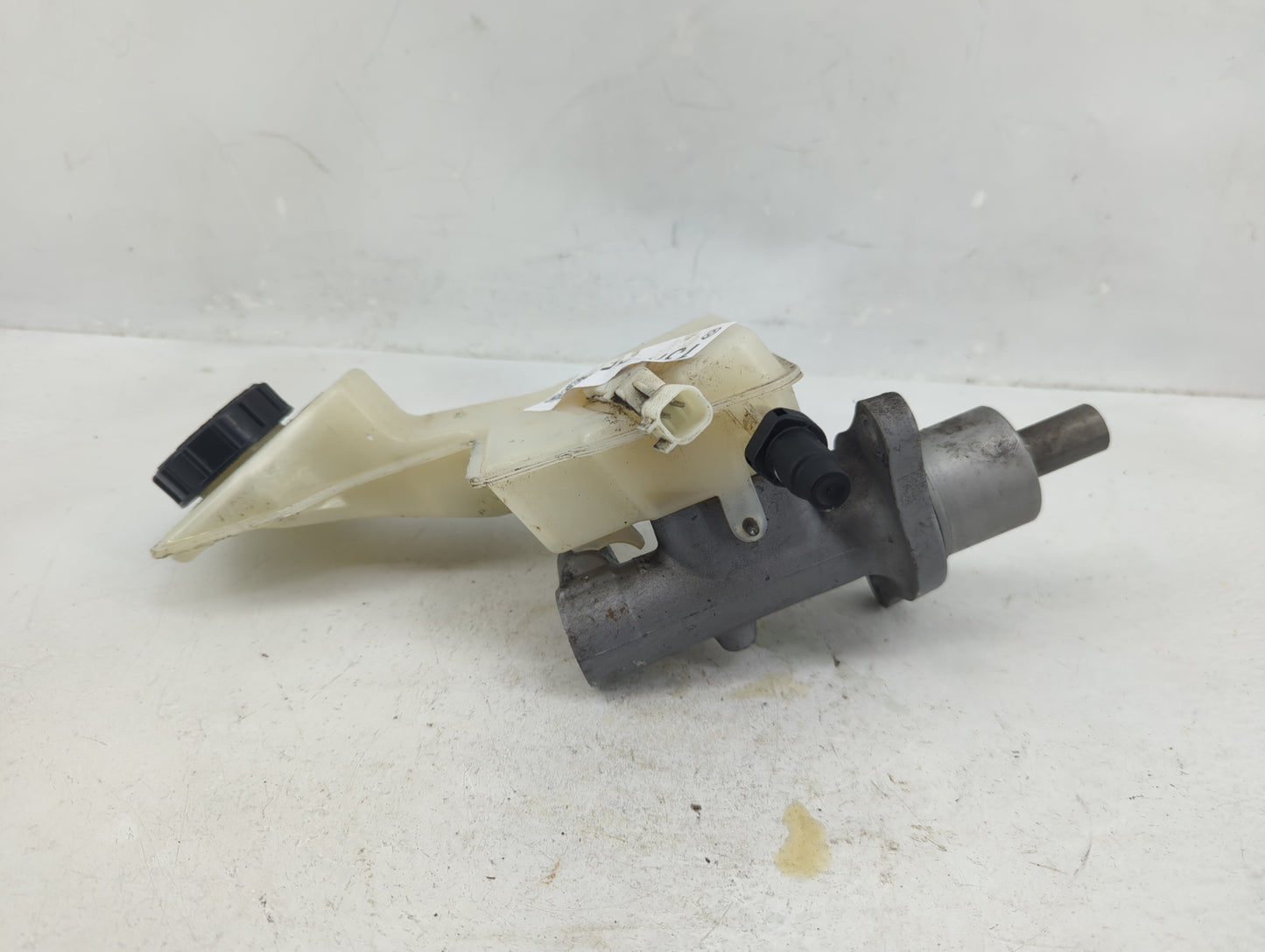 2004-2013 Mazda 3 Brake Master Cylinder - Oemusedautoparts1.com