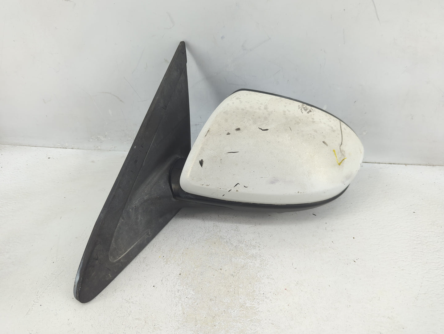 2010-2013 Mazda 3 Driver Side View Mirror - Left Door Mirror OEM Used - Oemusedautoparts1.com