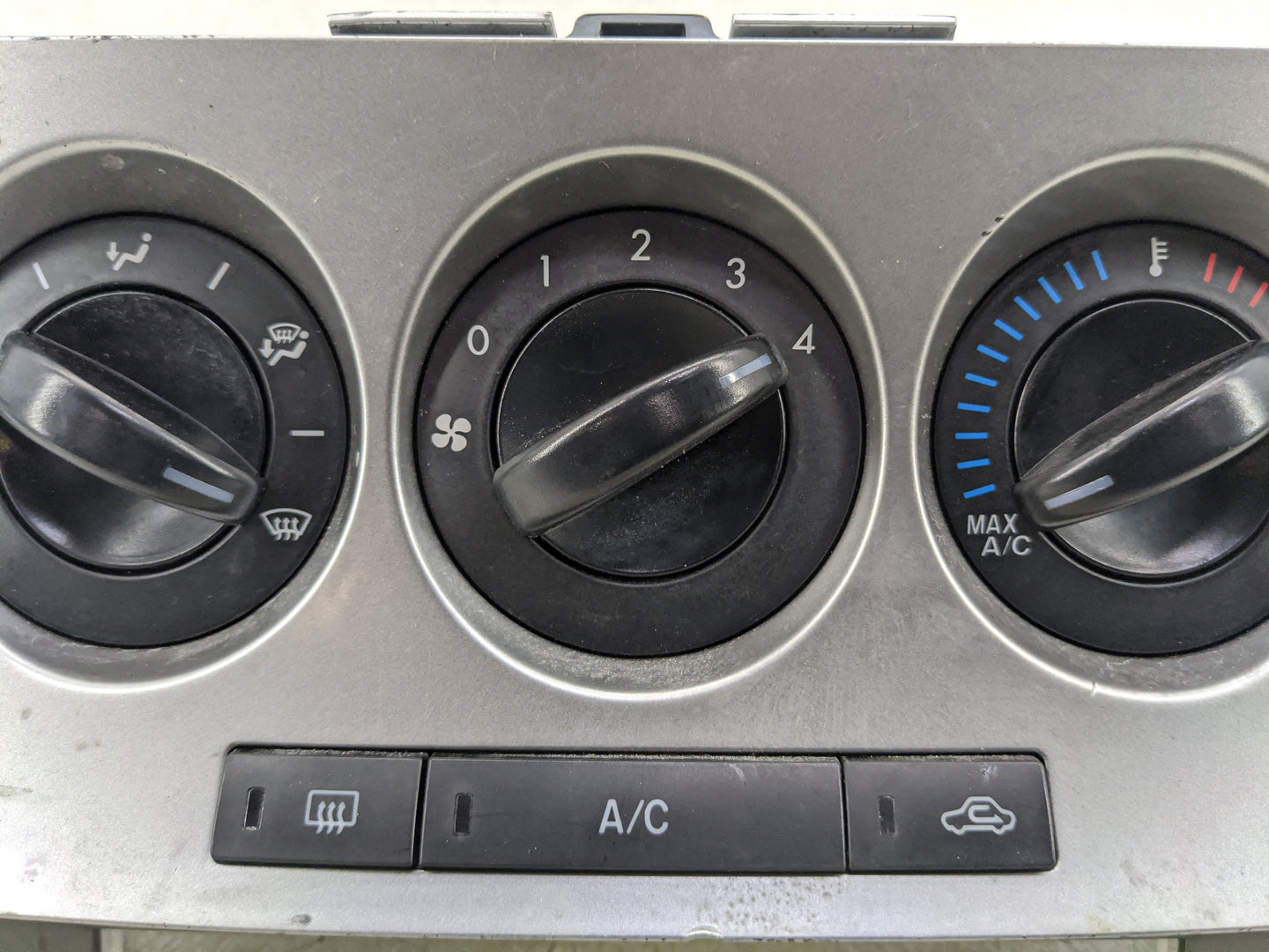 2010-2011 Mazda 3 Climate Control Module Temperature AC/Heater Replacement Fits Fits 2010 2011 OEM Used Auto Parts - Oemused