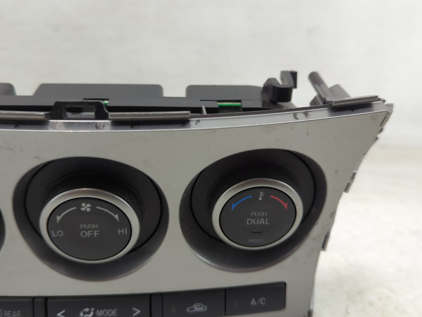 2010-2011 Mazda 3 Climate Control Module Temperature AC/Heater Replacement P/N:BBM5 61 190 H Fits Fits 2010 2011 OEM Used Au