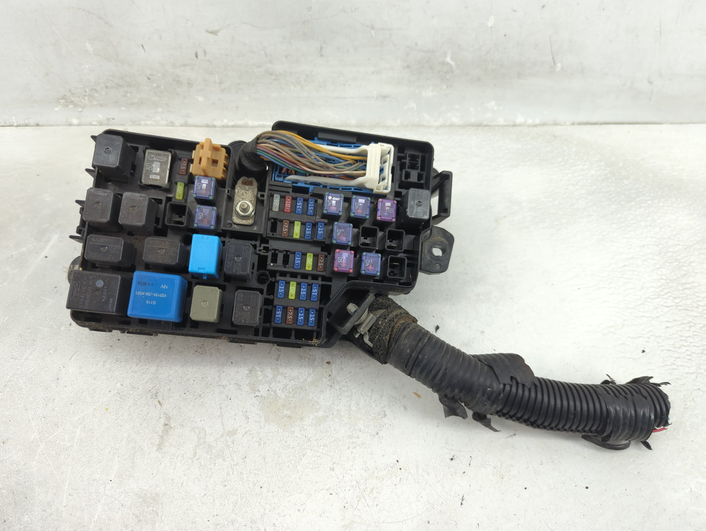 2011 Mazda 3 Fusebox Fuse Box Panel Relay Module Fits OEM Used Auto Parts - Oemusedautoparts1.com
