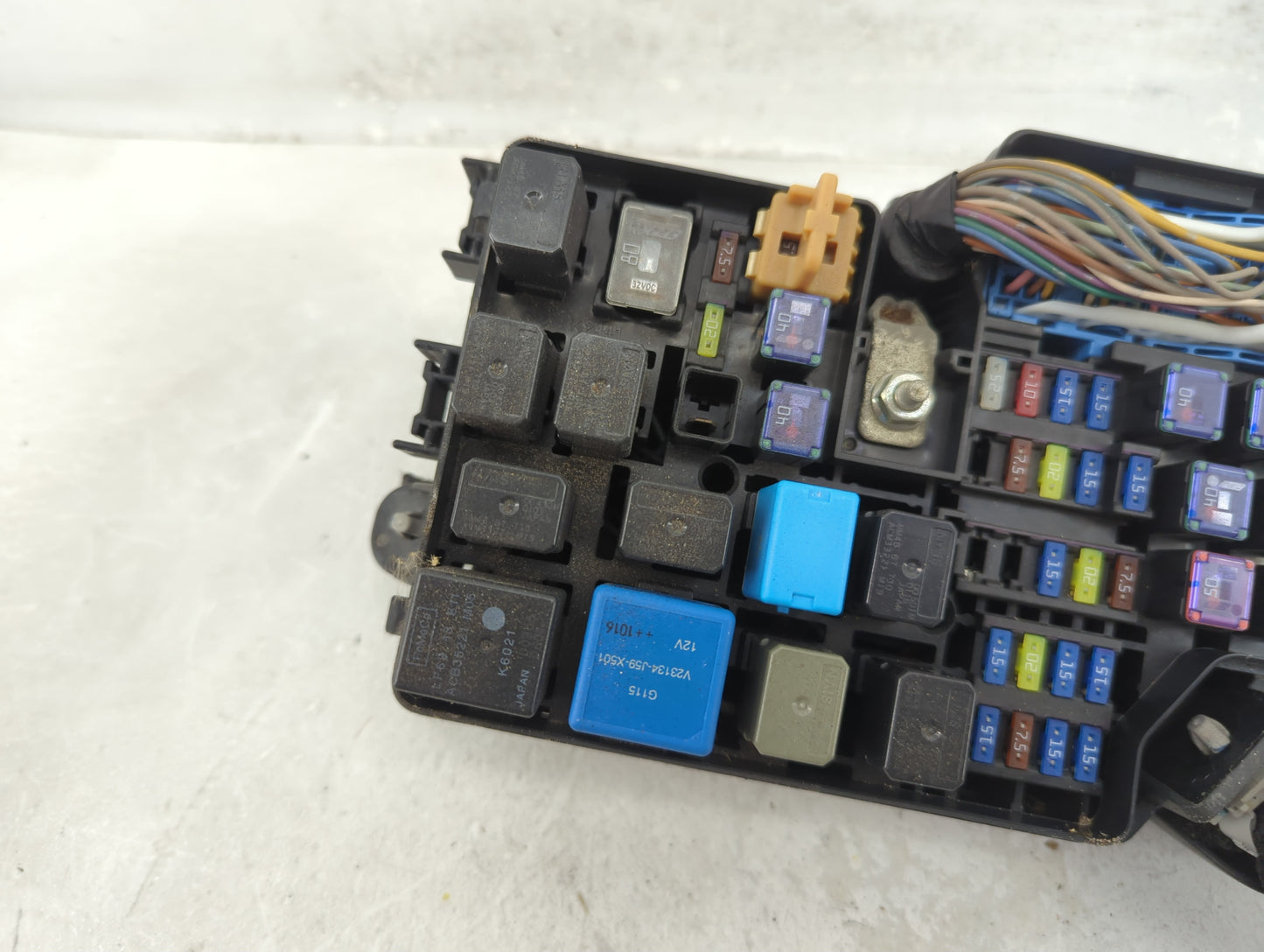 2011 Mazda 3 Fusebox Fuse Box Panel Relay Module Fits OEM Used Auto Parts - Oemusedautoparts1.com