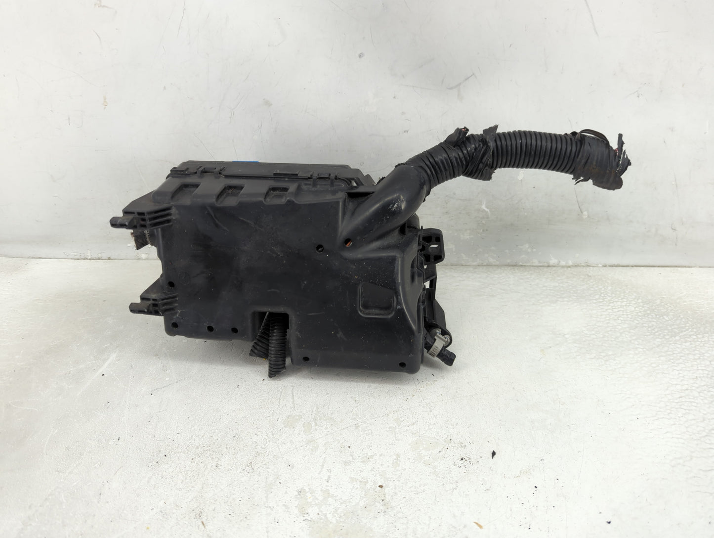 2011 Mazda 3 Fusebox Fuse Box Panel Relay Module Fits OEM Used Auto Parts - Oemusedautoparts1.com