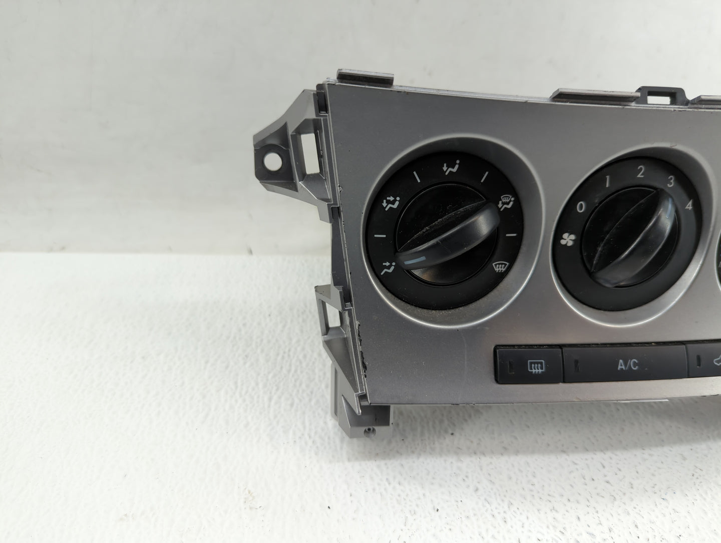 2010-2011 Mazda 3 Climate Control Module Temperature AC/Heater Replacement P/N:BBM4 1A20 BBM4 0K16, BBM4 0E27 Fits Fits 2010