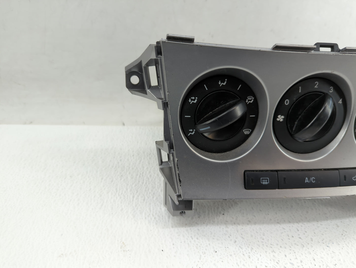 2010-2011 Mazda 3 Climate Control Module Temperature AC/Heater Replacement P/N:BBM4 1A20 BBM4 0K16, BBM4 0E27 Fits Fits 2010