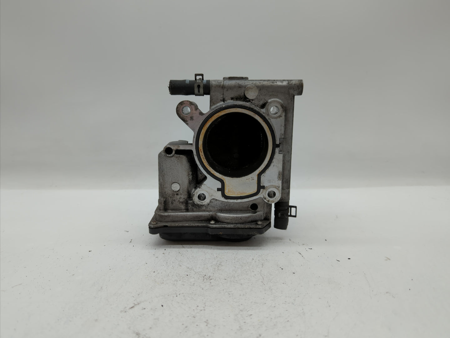 2006-2013 Mazda 3 Throttle Body P/N:L3R4 13 640 L3G2 13 640 A, P53N 13 640 Fits Fits 2006 2007 2008 2009 2010 2011 2012 2013