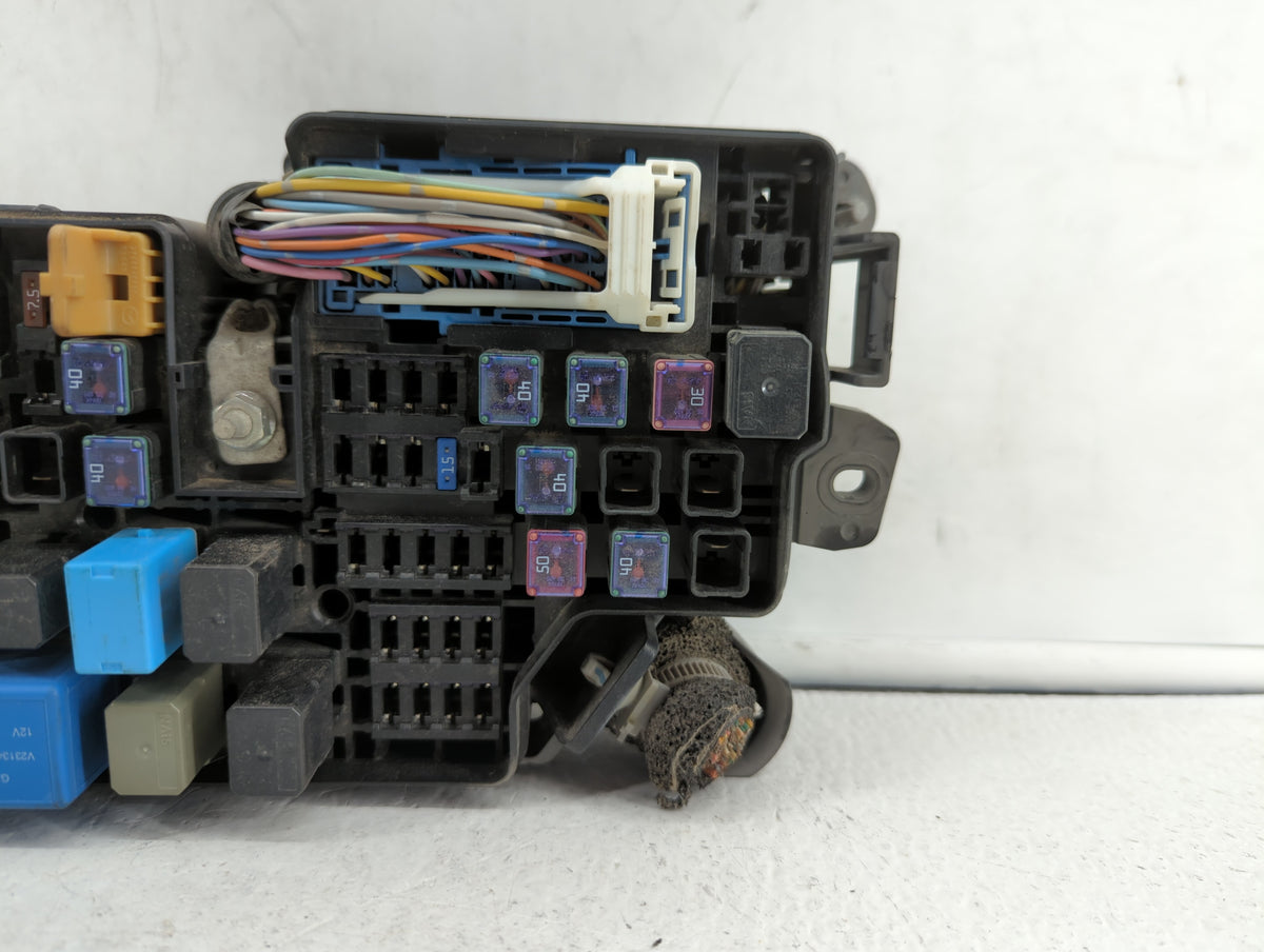 2010-2011 Mazda 3 Fusebox Fuse Box Panel Relay Module P/N:BBM6-66761 Fits Fits 2010 2011 OEM Used Auto Parts - Oemusedautopa