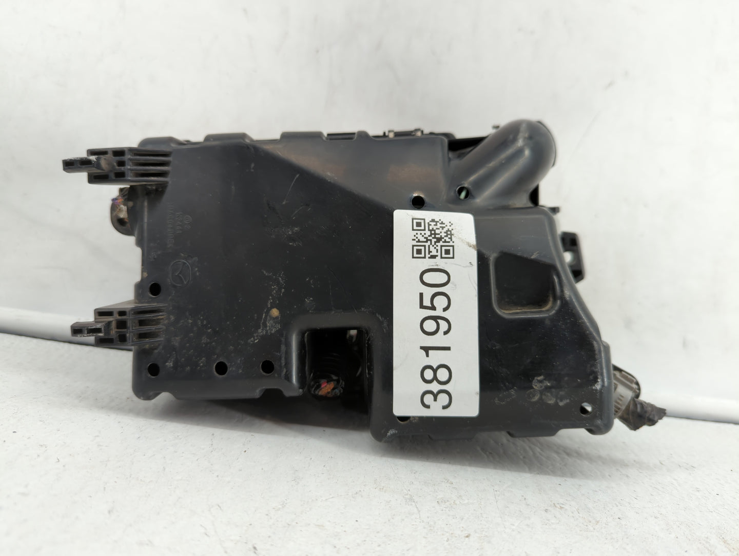 2011 Mazda 3 Fusebox Fuse Box Panel Relay Module P/N:BBM6-66761 Fits OEM Used Auto Parts - Oemusedautoparts1.com