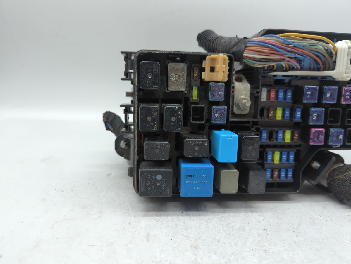 2010-2011 Mazda 3 Fusebox Fuse Box Panel Relay Module P/N:BBM6-66761 Fits Fits 2010 2011 OEM Used Auto Parts - Oemusedautopa