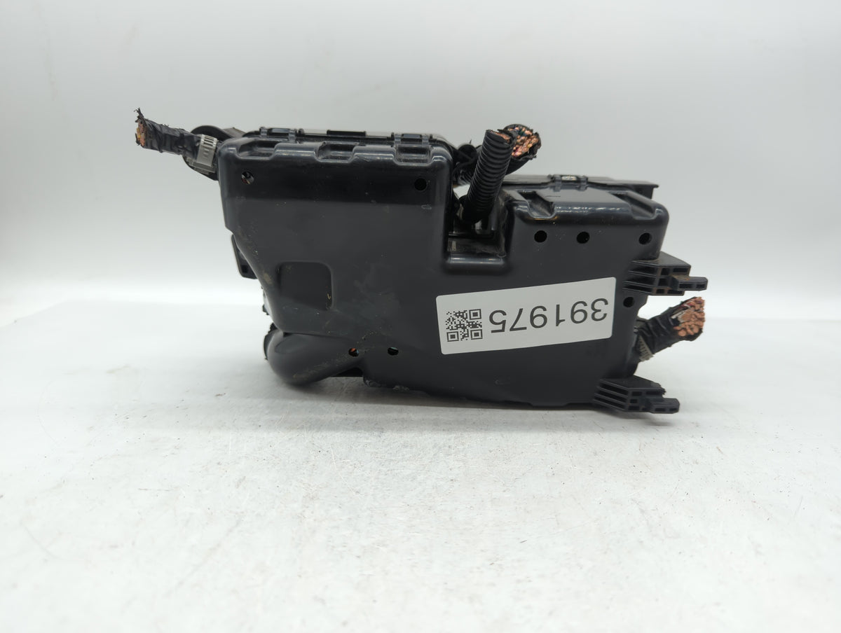 2010-2011 Mazda 3 Fusebox Fuse Box Panel Relay Module P/N:BBM6-66761 Fits Fits 2010 2011 OEM Used Auto Parts - Oemusedautopa