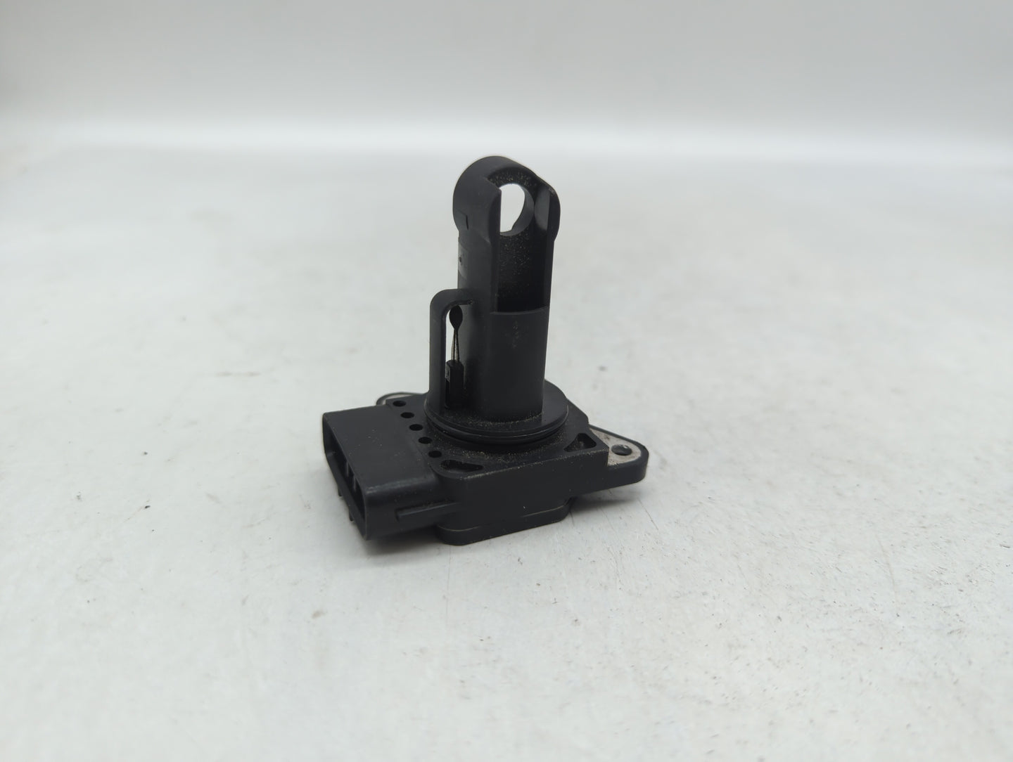 2004-2013 Mazda 3 Mass Air Flow Meter Maf - Oemusedautoparts1.com