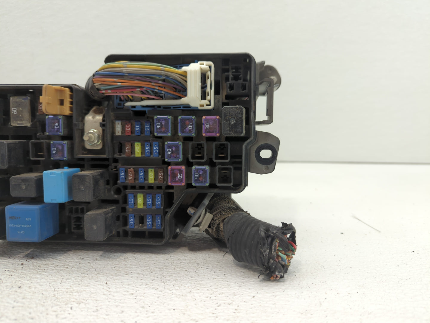 2011-2012 Mazda 3 Chassis Control Module Ccm Bcm Body Control - Oemusedautoparts1.com