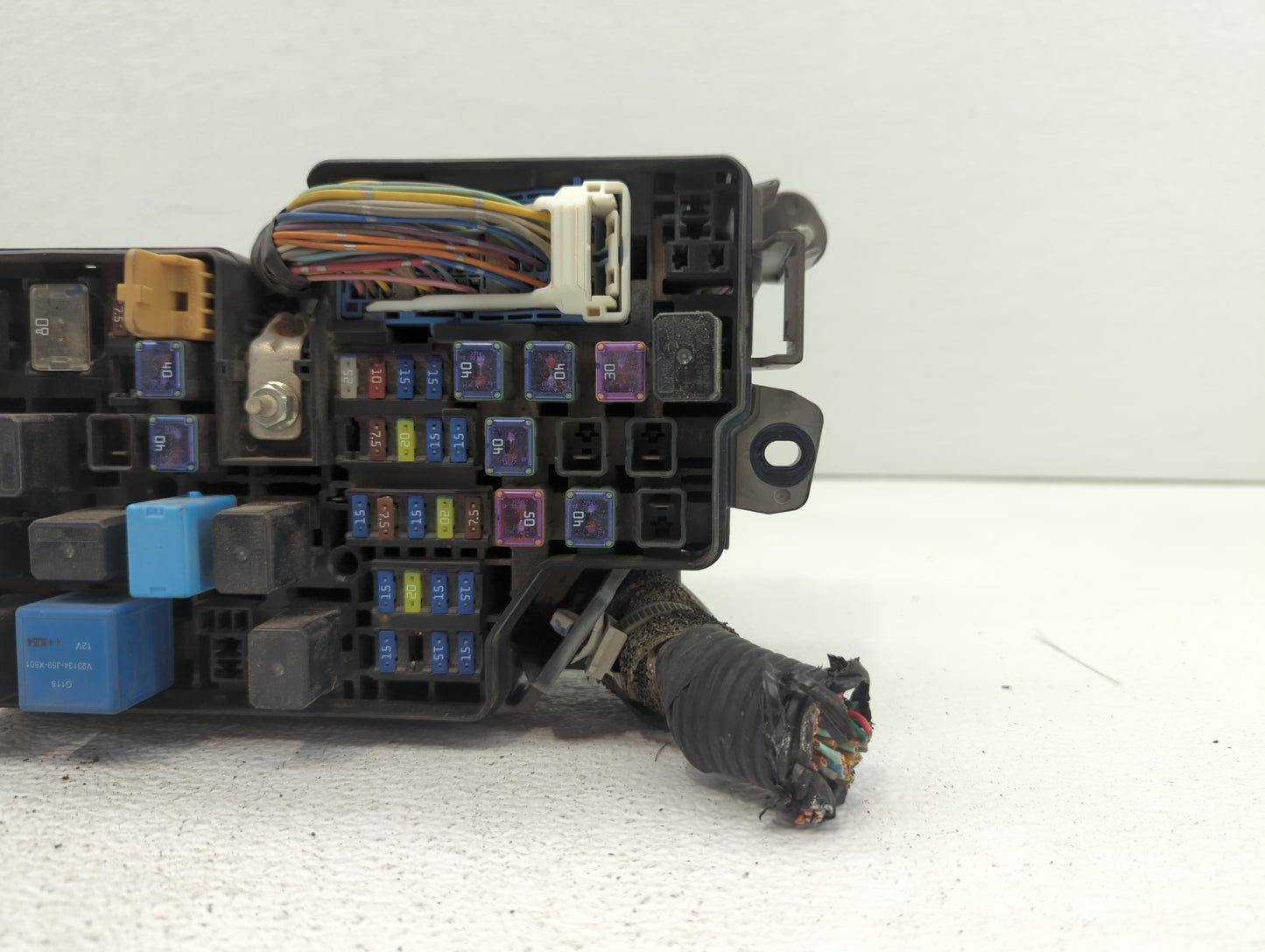 2011-2012 Mazda 3 Chassis Control Module Ccm Bcm Body Control - Oemusedautoparts1.com