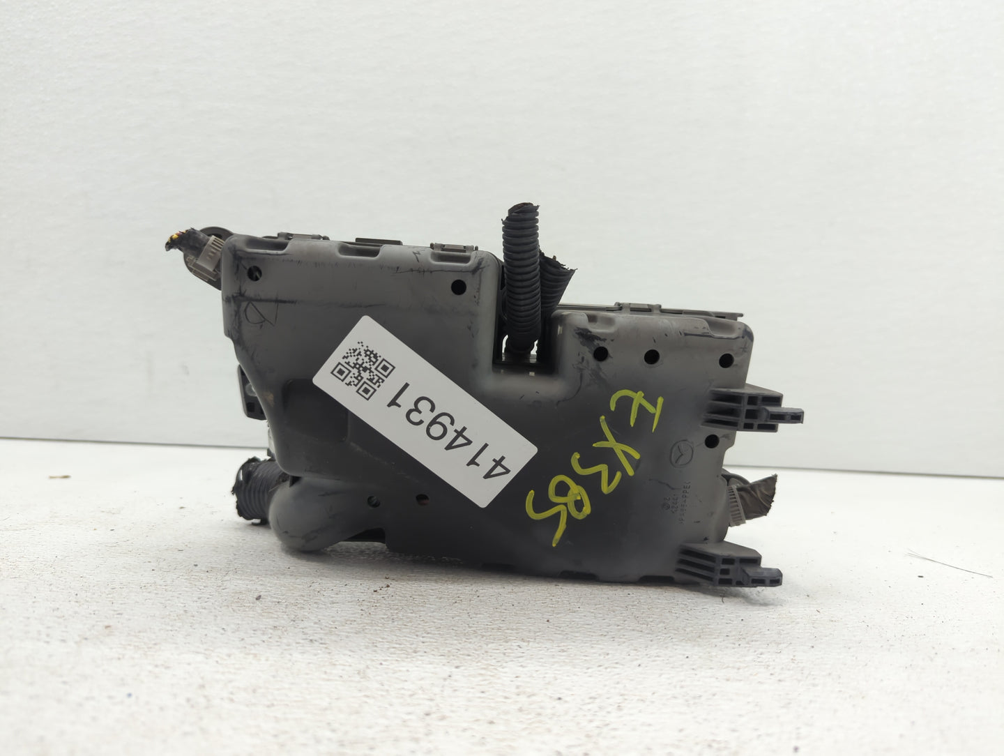 2011-2012 Mazda 3 Chassis Control Module Ccm Bcm Body Control - Oemusedautoparts1.com