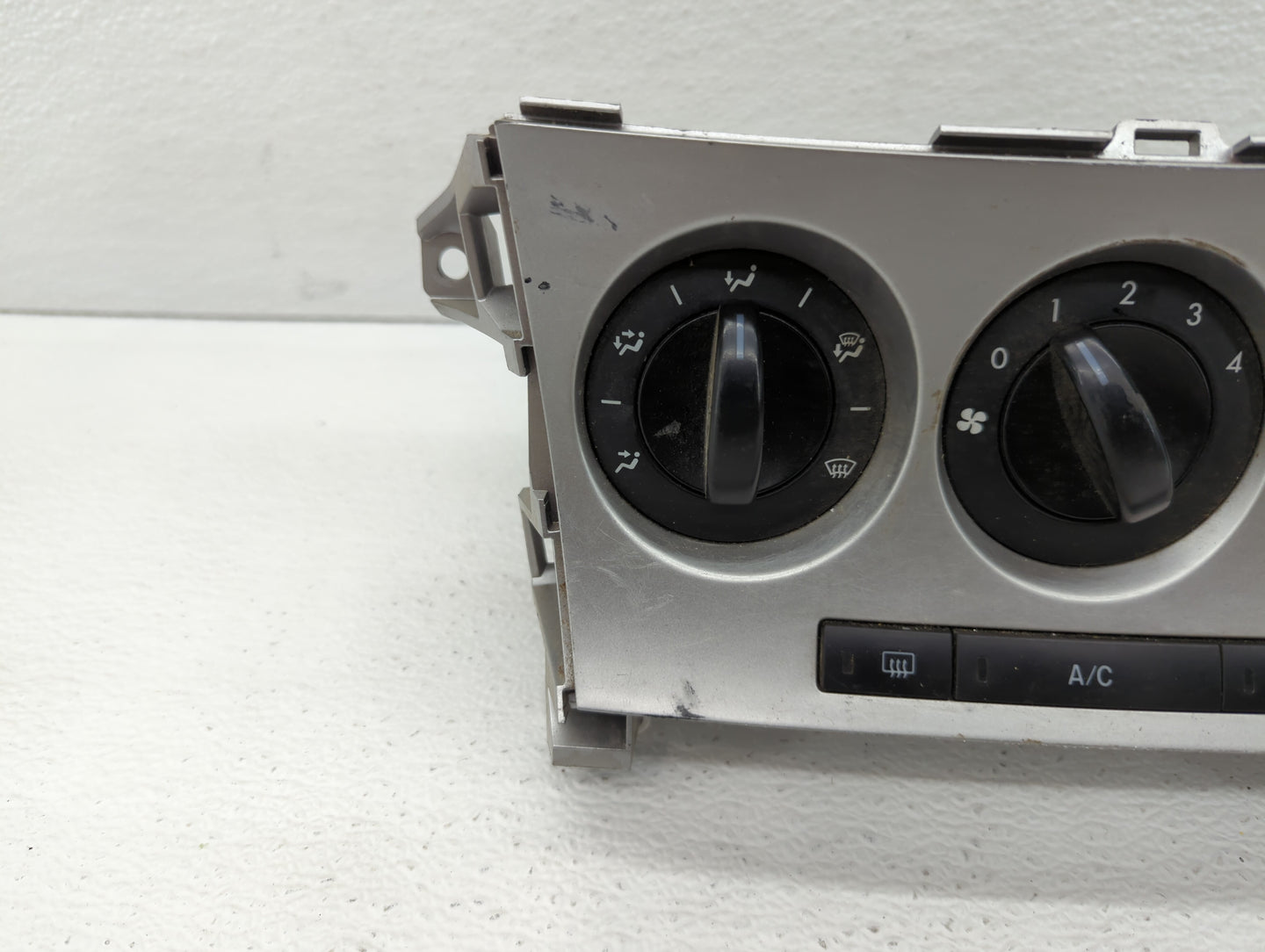 2010-2011 Mazda 3 Climate Control Module Temperature AC/Heater Replacement P/N:BBM4 1E25 BBM4 9K20, BBM4 9F08 Fits Fits 2010