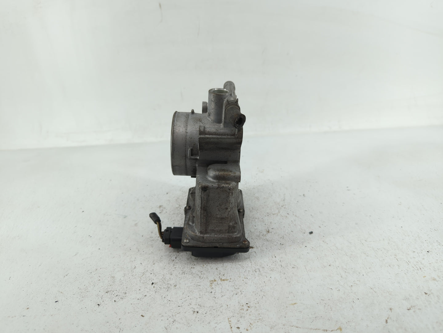 2006-2013 Mazda 3 Throttle Body P/N:L3R4 13 640 L3G2 13 640 A, P53N 13 640 Fits Fits 2006 2007 2008 2009 2010 2011 2012 2013