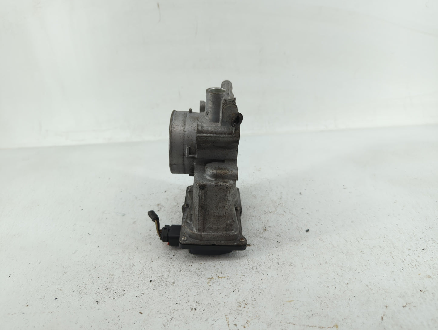 2006-2013 Mazda 3 Throttle Body P/N:L3R4 13 640 L3G2 13 640 A, P53N 13 640 Fits Fits 2006 2007 2008 2009 2010 2011 2012 2013