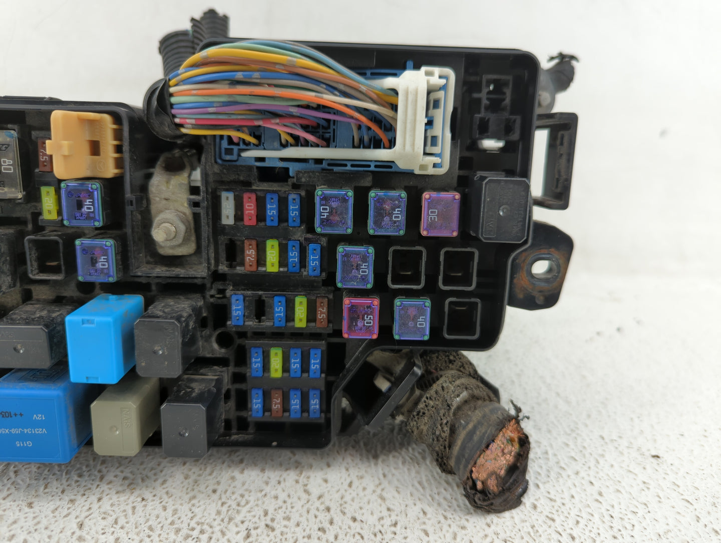 2011 Mazda 3 Fusebox Fuse Box Panel Relay Module P/N:BBM6-66761 Fits OEM Used Auto Parts - Oemusedautoparts1.com