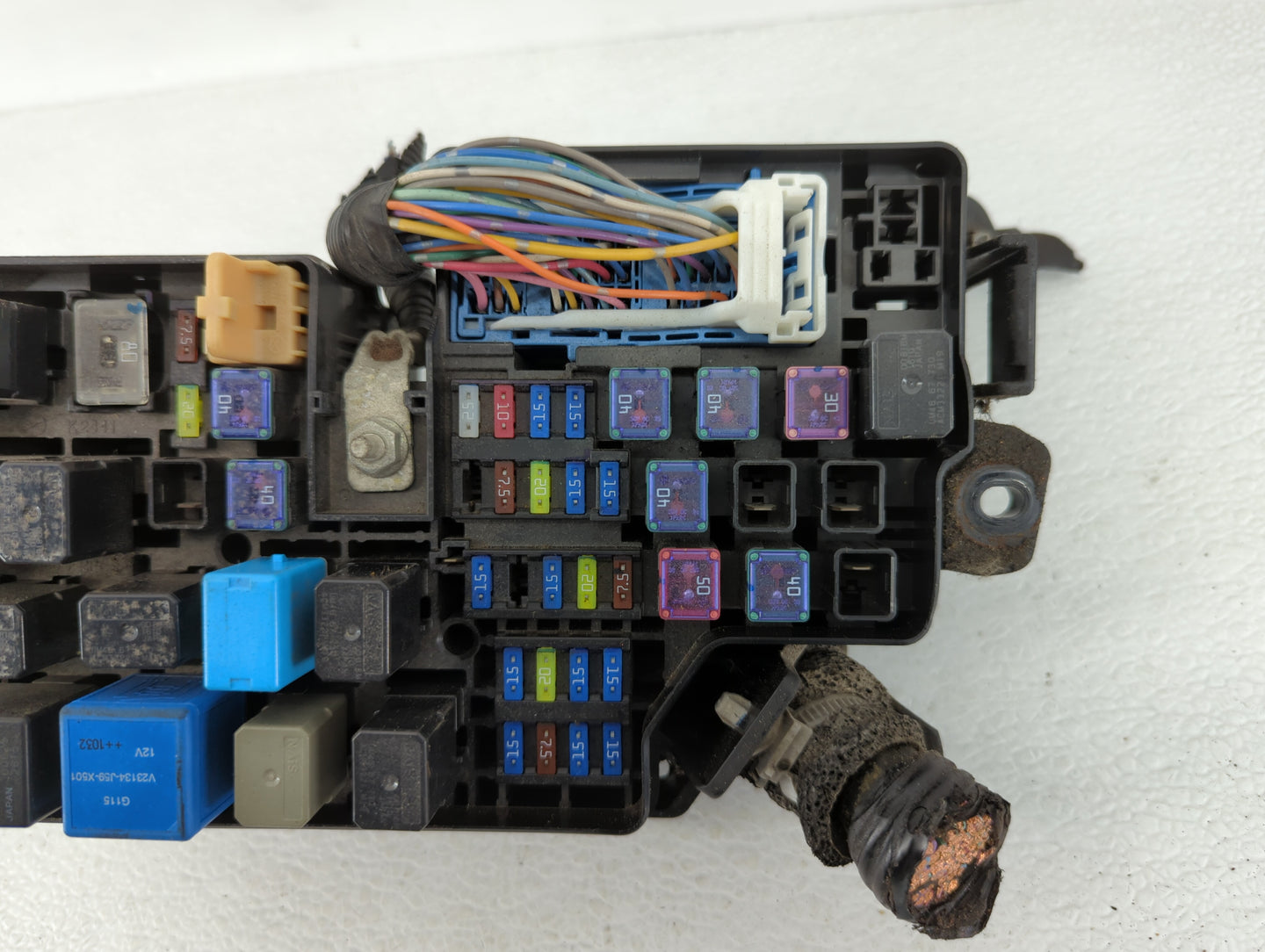 2011 Mazda 3 Fusebox Fuse Box Panel Relay Module P/N:BBM6-66761 Fits OEM Used Auto Parts - Oemusedautoparts1.com