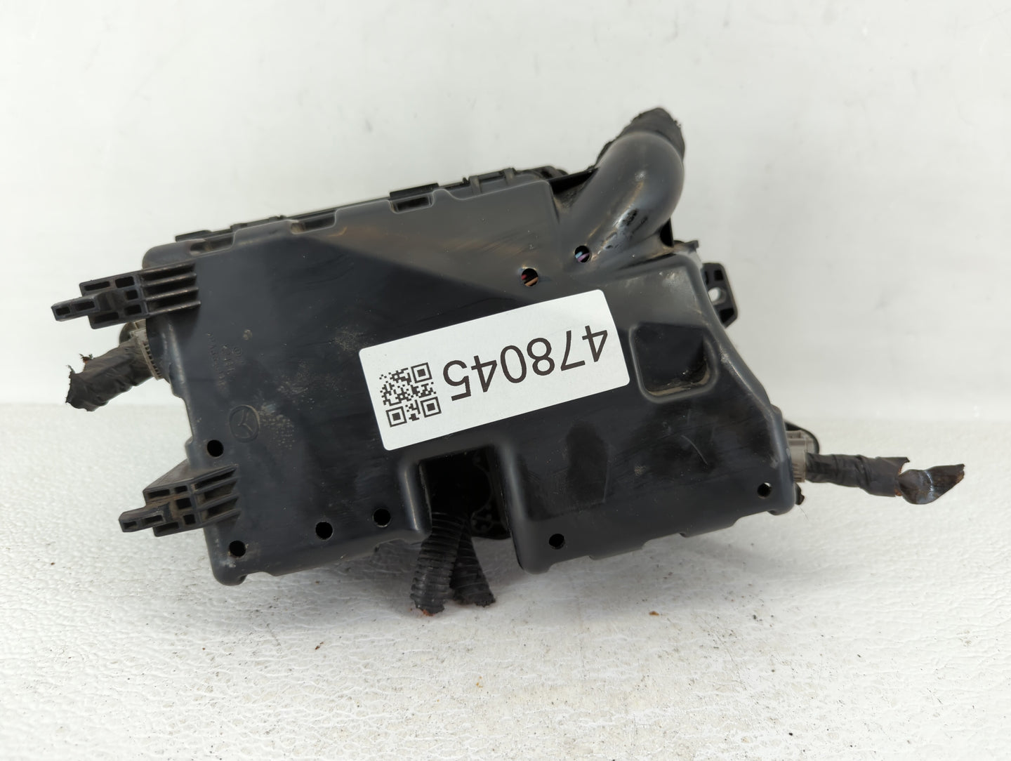 2011 Mazda 3 Fusebox Fuse Box Panel Relay Module P/N:BBM6-66761 Fits OEM Used Auto Parts - Oemusedautoparts1.com