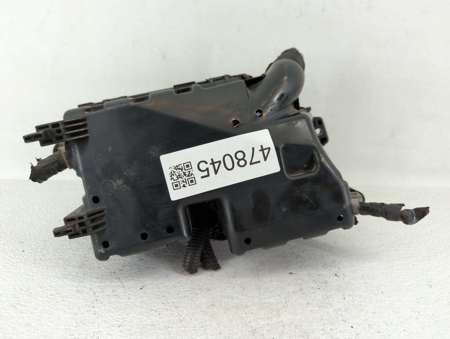 2011 Mazda 3 Fusebox Fuse Box Panel Relay Module P/N:BBM6-66761 Fits OEM Used Auto Parts - Oemusedautoparts1.com