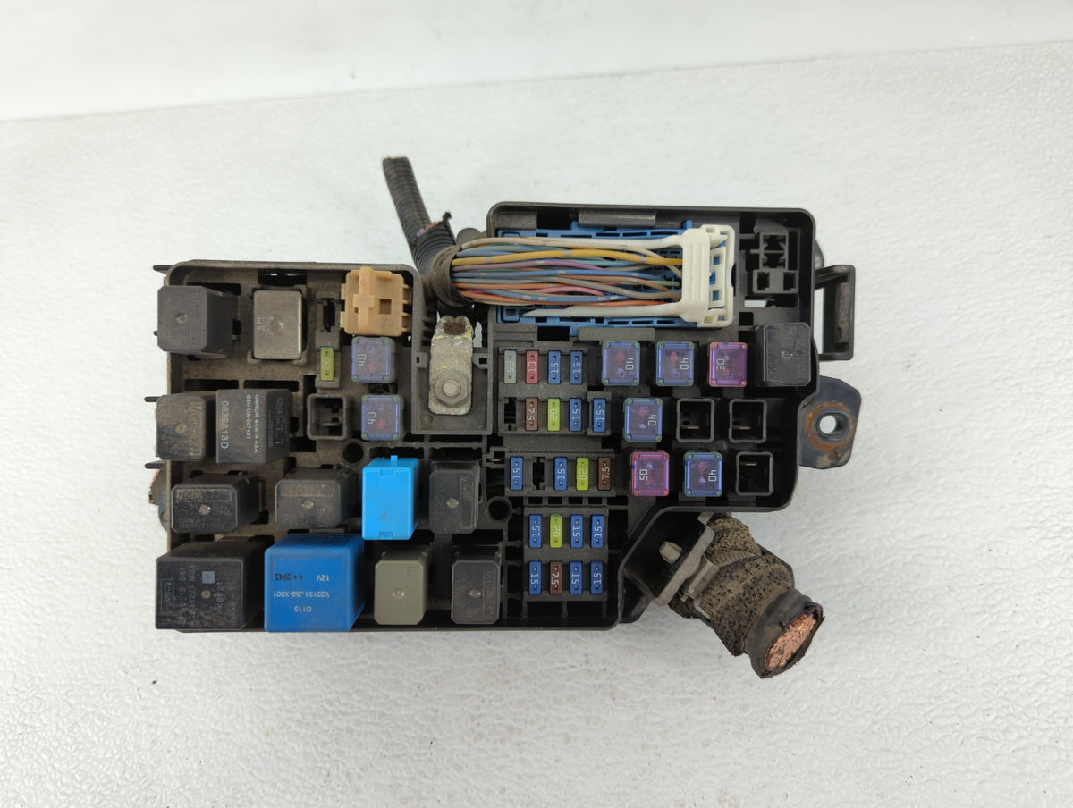 2010-2011 Mazda 3 Fusebox Fuse Box Panel Relay Module P/N:BBM6-66761 Fits Fits 2010 2011 OEM Used Auto Parts - Oemusedautopa