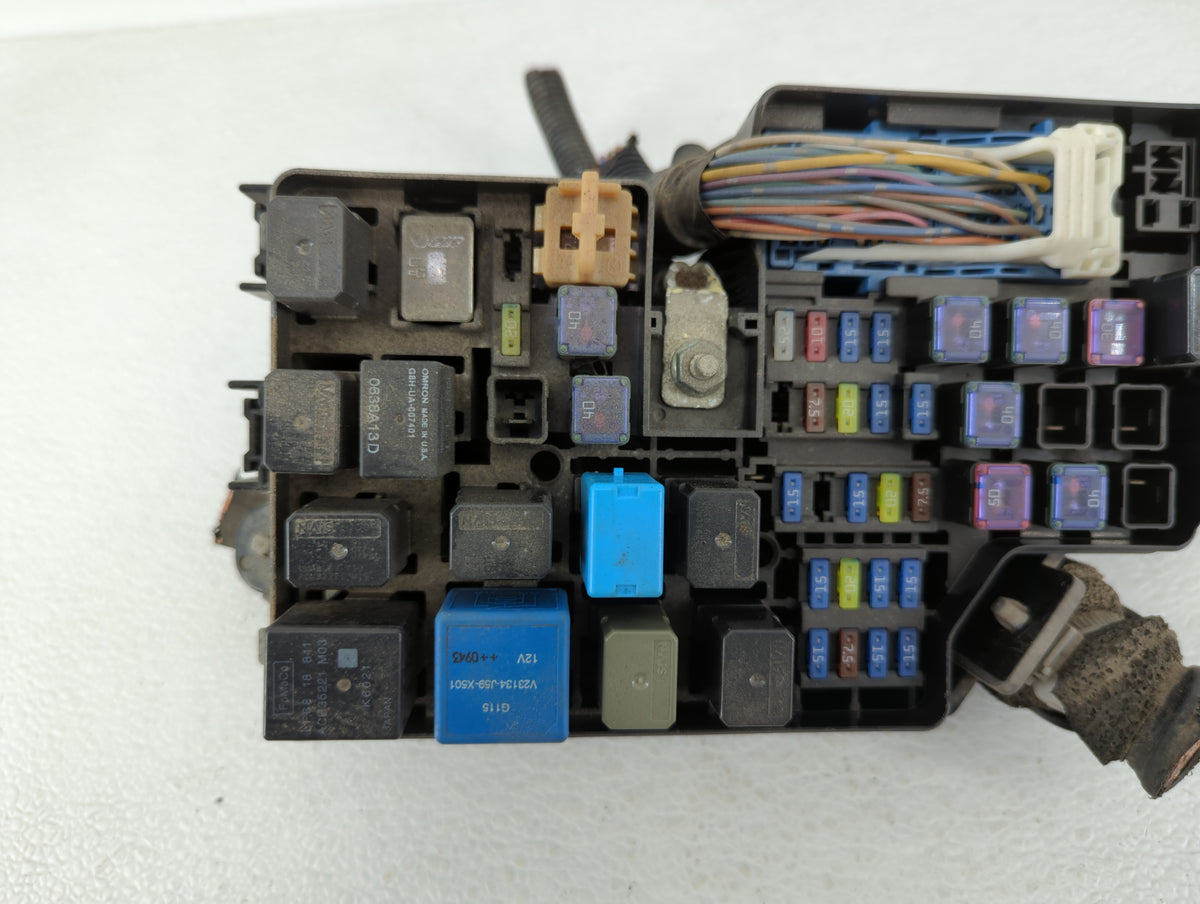 2010-2011 Mazda 3 Fusebox Fuse Box Panel Relay Module P/N:BBM6-66761 Fits Fits 2010 2011 OEM Used Auto Parts - Oemusedautopa