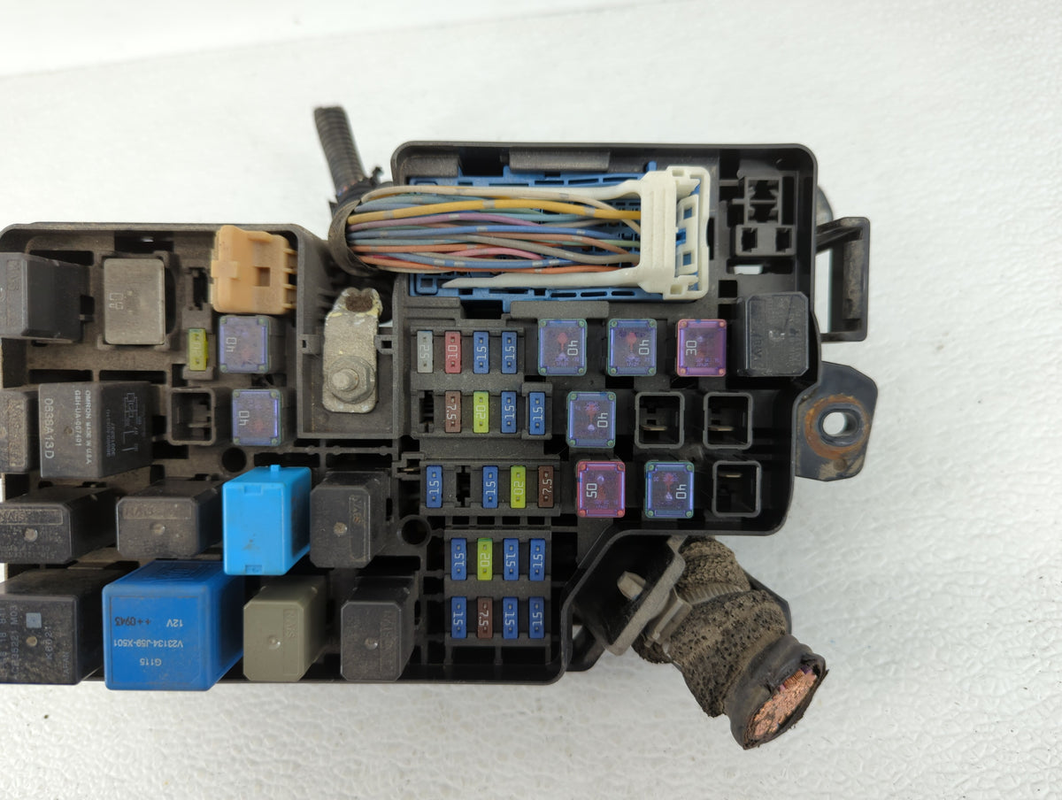2010-2011 Mazda 3 Fusebox Fuse Box Panel Relay Module P/N:BBM6-66761 Fits Fits 2010 2011 OEM Used Auto Parts - Oemusedautopa