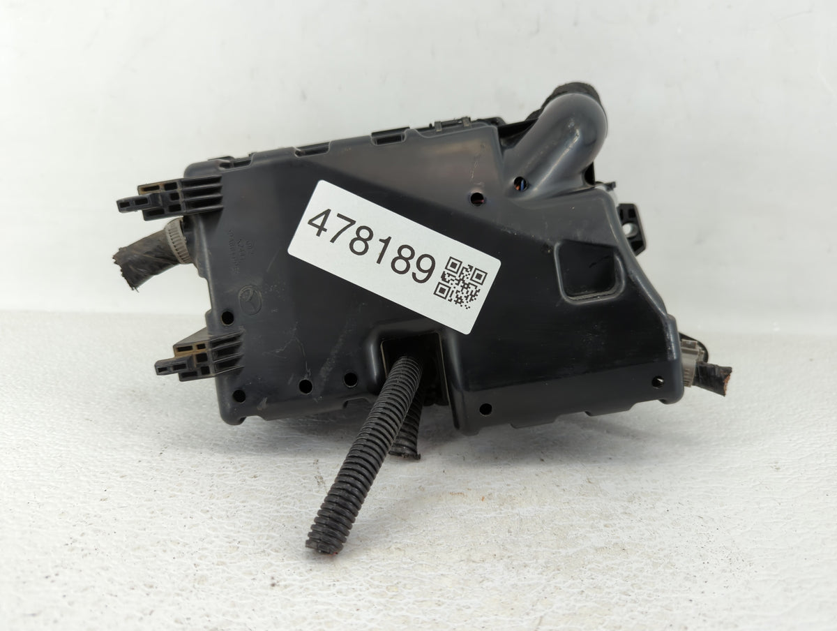 2010-2011 Mazda 3 Fusebox Fuse Box Panel Relay Module P/N:BBM6-66761 Fits Fits 2010 2011 OEM Used Auto Parts - Oemusedautopa