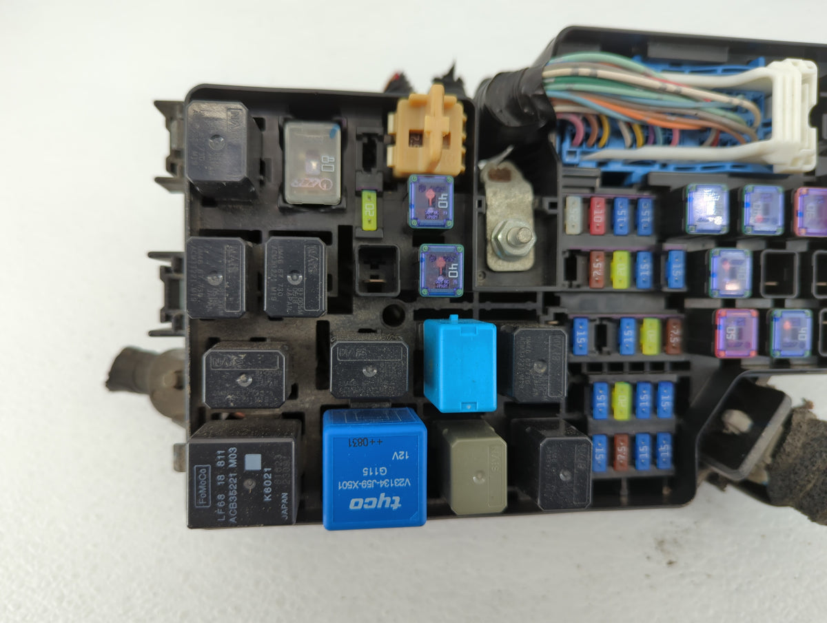 2010-2011 Mazda 3 Fusebox Fuse Box Panel Relay Module P/N:BBM6-66761 BBM5-66761 Fits Fits 2010 2011 OEM Used Auto Parts - Oe