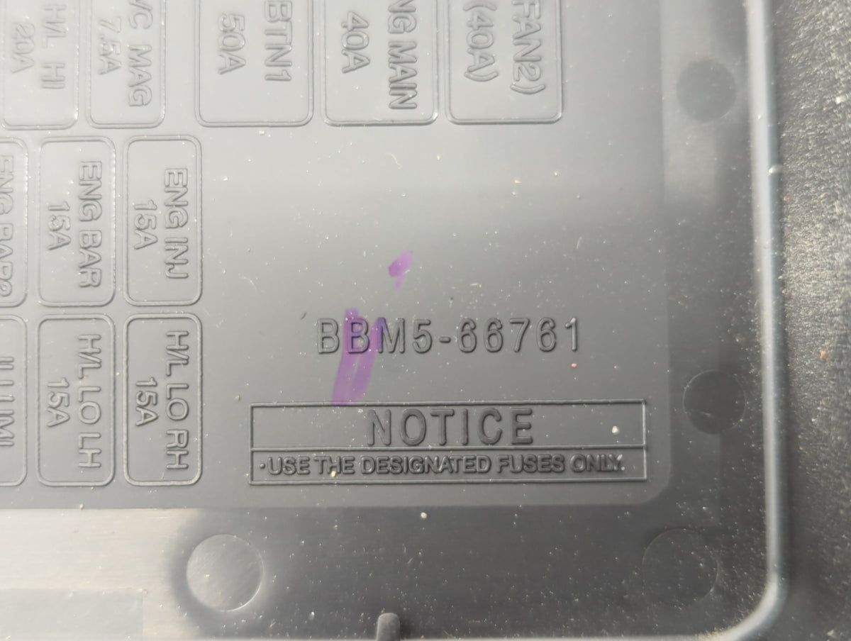 2010-2011 Mazda 3 Fusebox Fuse Box Panel Relay Module P/N:BBM6-66761 BBM5-66761 Fits Fits 2010 2011 OEM Used Auto Parts - Oe