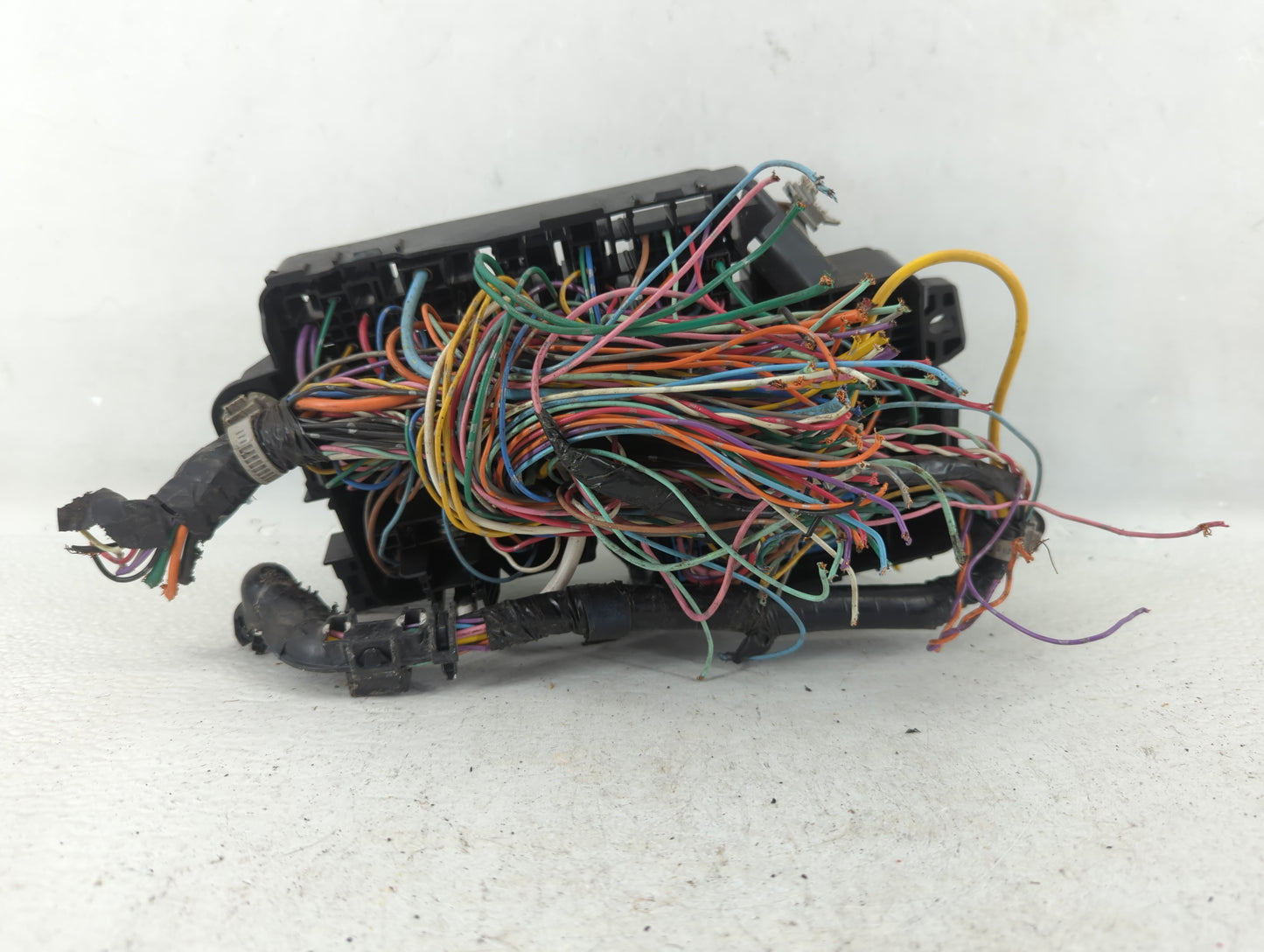 2011-2012 Mazda 3 Chassis Control Module Ccm Bcm Body Control - Oemusedautoparts1.com