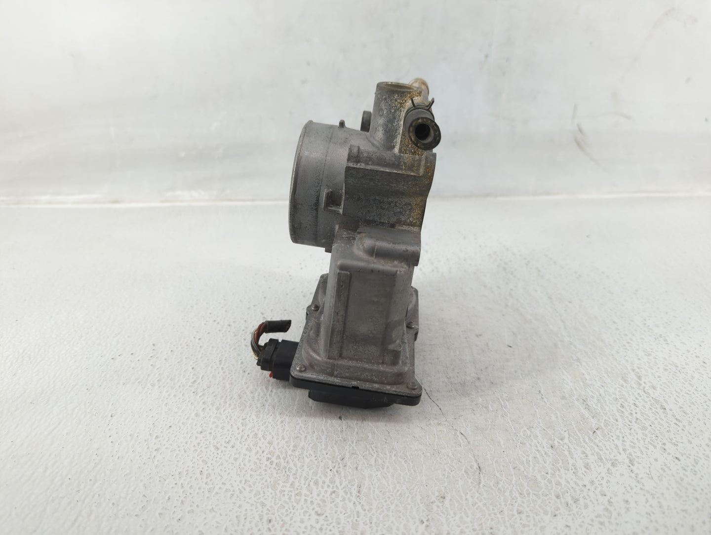 2006-2013 Mazda 3 Throttle Body P/N:L3R4 13 640 Fits Fits 2006 2007 2008 2009 2010 2011 2012 2013 OEM Used Auto Parts - Oemu